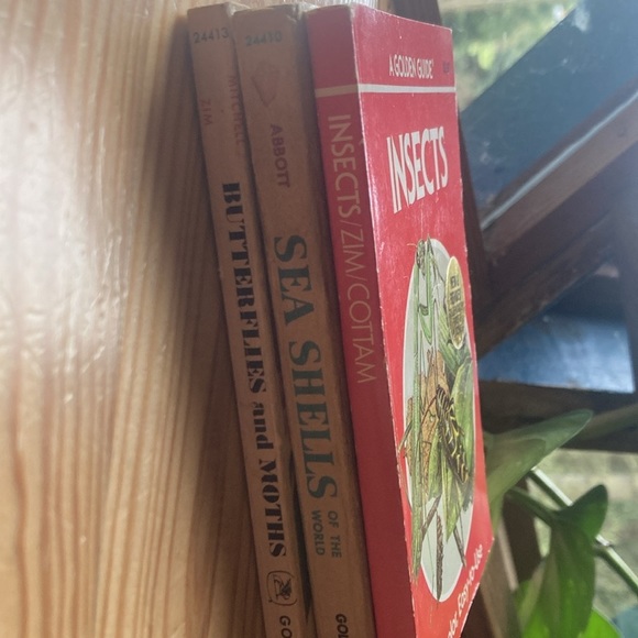 Set of 3 Vintage Golden Nature Guides - Picture 3 of 9